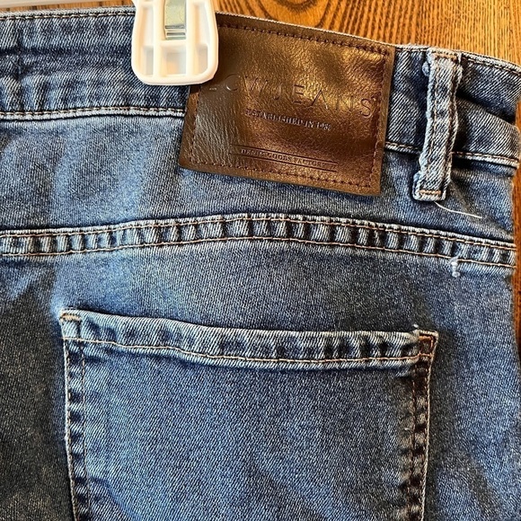 Lcw Jeans 30x32 distressed - Picture 6 of 8